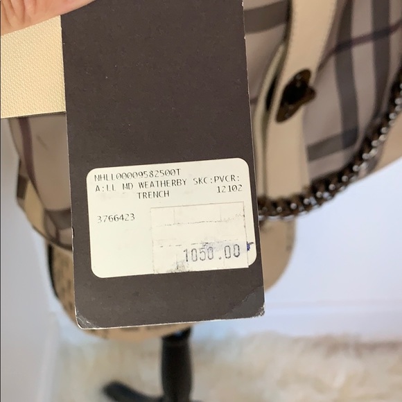 Burberry bucket bag with dustbag and tags - Picture 7 of 14